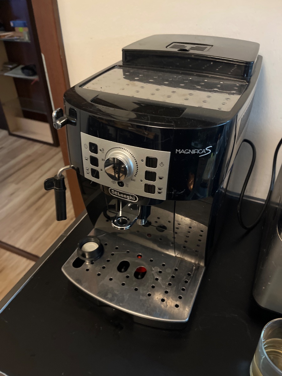 Automatický kávovar DeLonghi Magnifica S