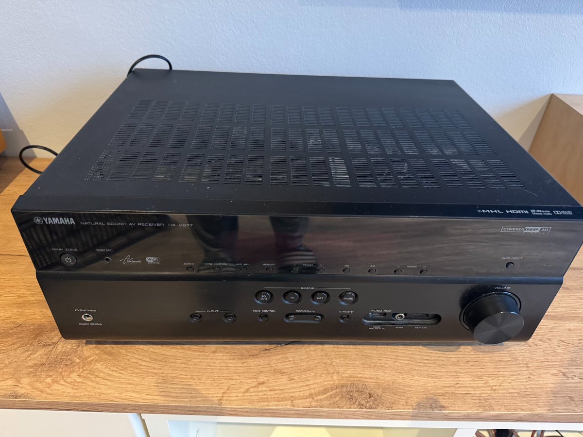 Yamaha RX-V677 AV Receiver